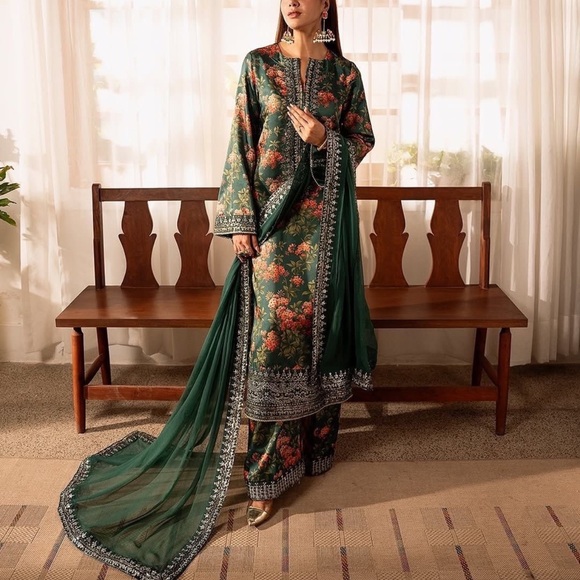 🌹PAKISTANI SHALWAR KAMEEZ GHARARA SHARARA THREE PIECE MEHENDI SUIT🌹 - Picture 2 of 12